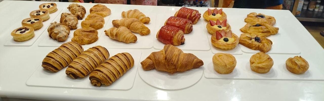 Croissant1 baked item