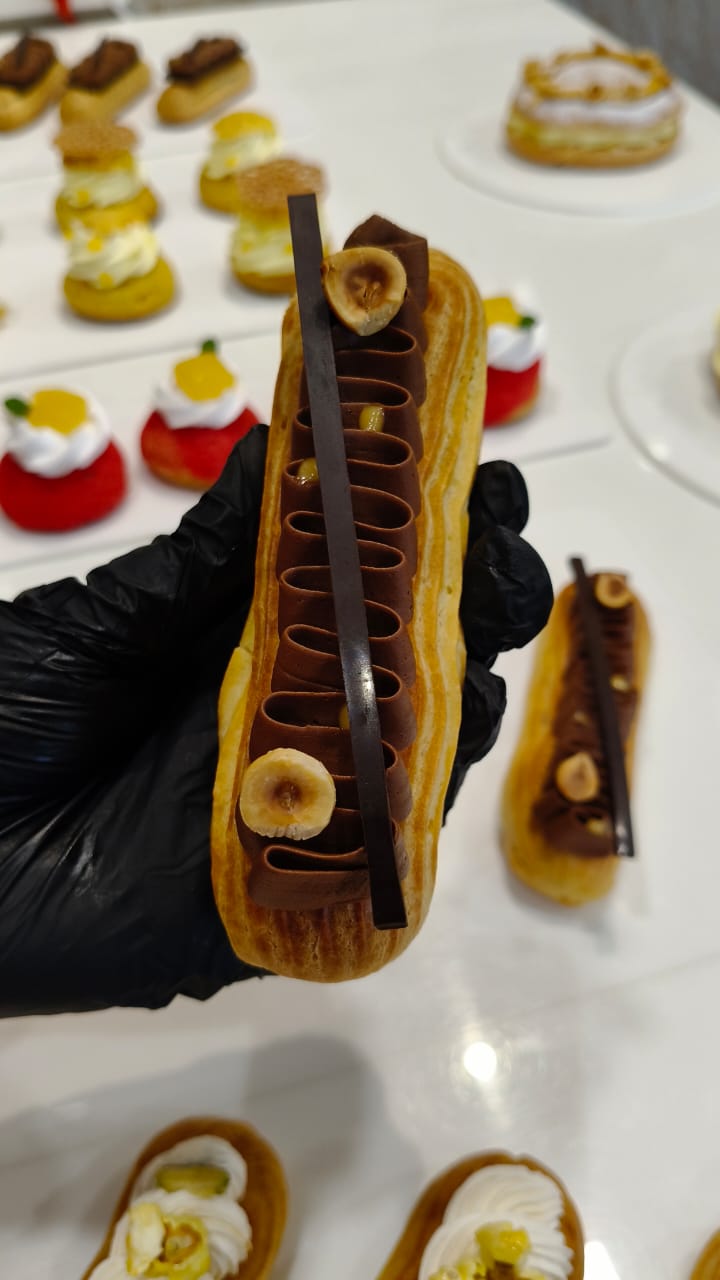 Eclair dessert